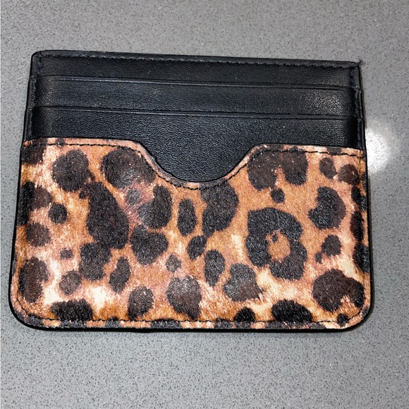 Leopard Cardholder - Picture 1 of 3